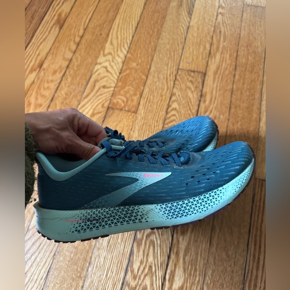 Brooks Women's Hyperion Tempo Road Running Shoe (size 8) - Picture 2 of 8